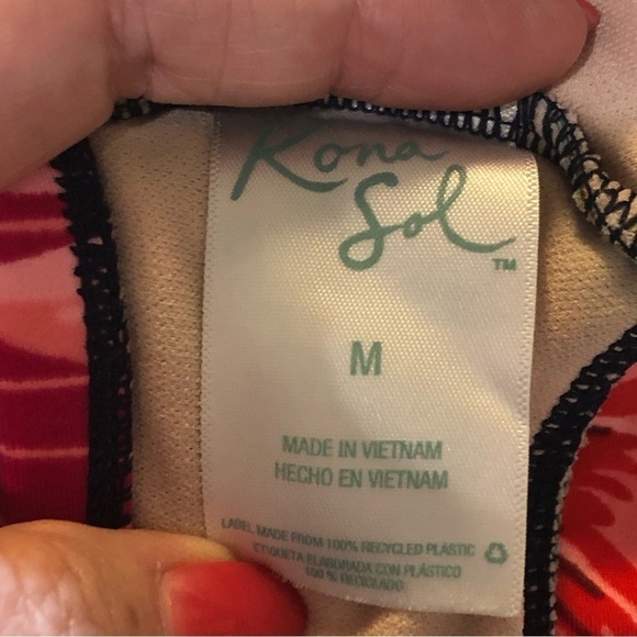 Kona Sol swim suit bra top. Size M - Picture 6 of 7